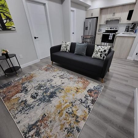 Luxury Suite In Calgary Nw Esterno foto