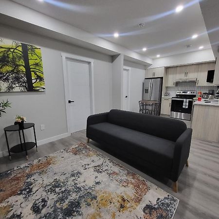 Luxury Suite In Calgary Nw Esterno foto