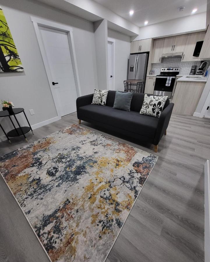 Luxury Suite In Calgary Nw Esterno foto
