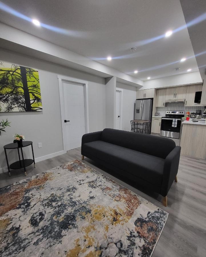 Luxury Suite In Calgary Nw Esterno foto