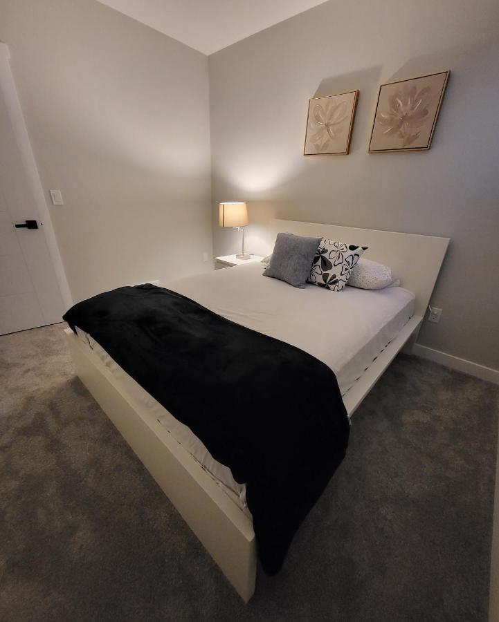 Luxury Suite In Calgary Nw Esterno foto