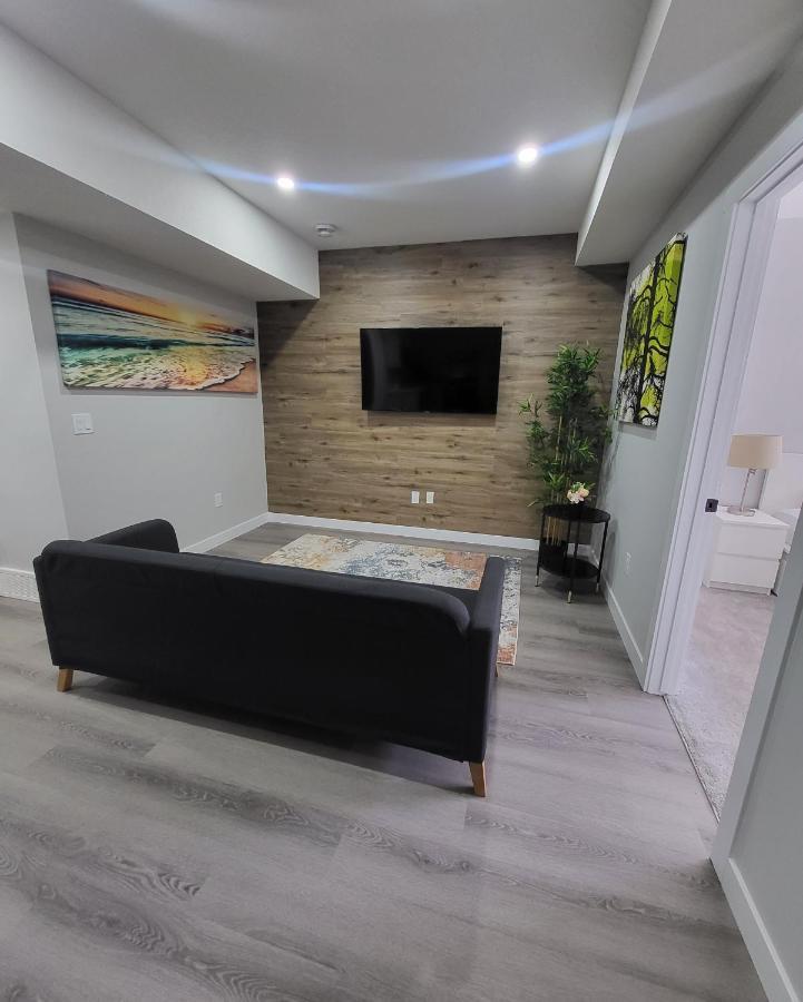 Luxury Suite In Calgary Nw Esterno foto