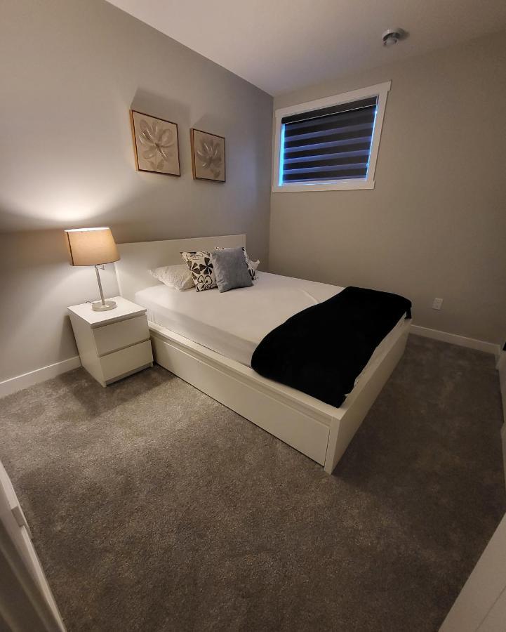 Luxury Suite In Calgary Nw Esterno foto