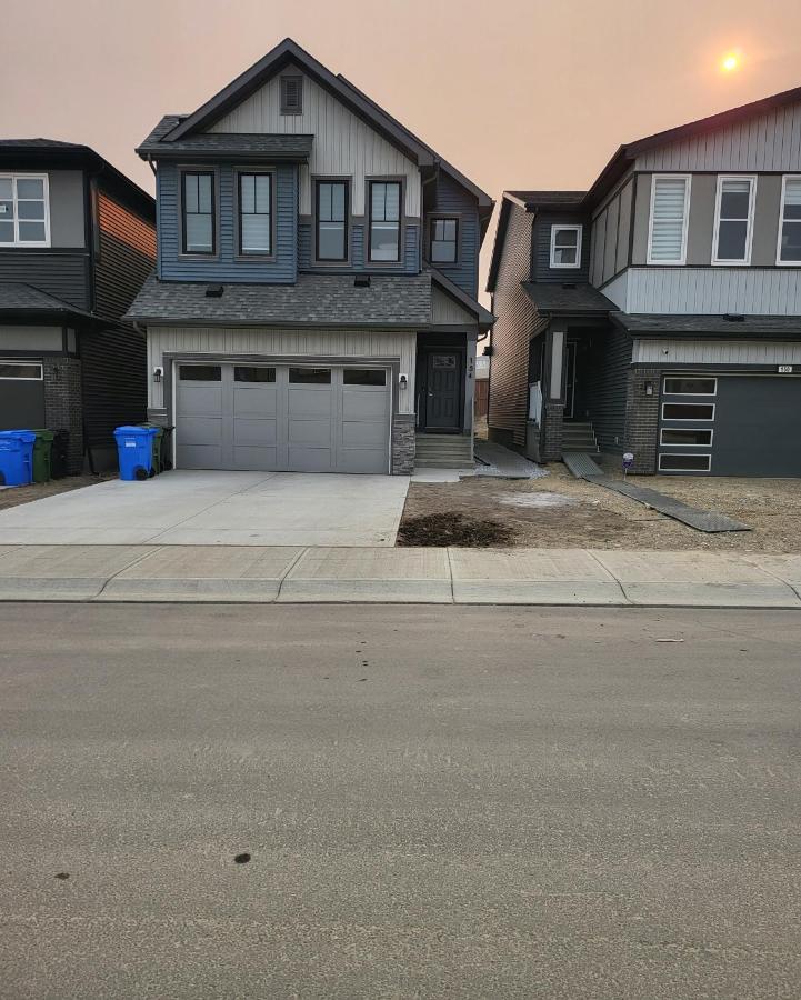 Luxury Suite In Calgary Nw Esterno foto