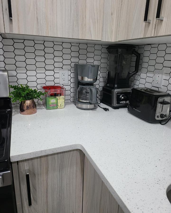 Luxury Suite In Calgary Nw Esterno foto
