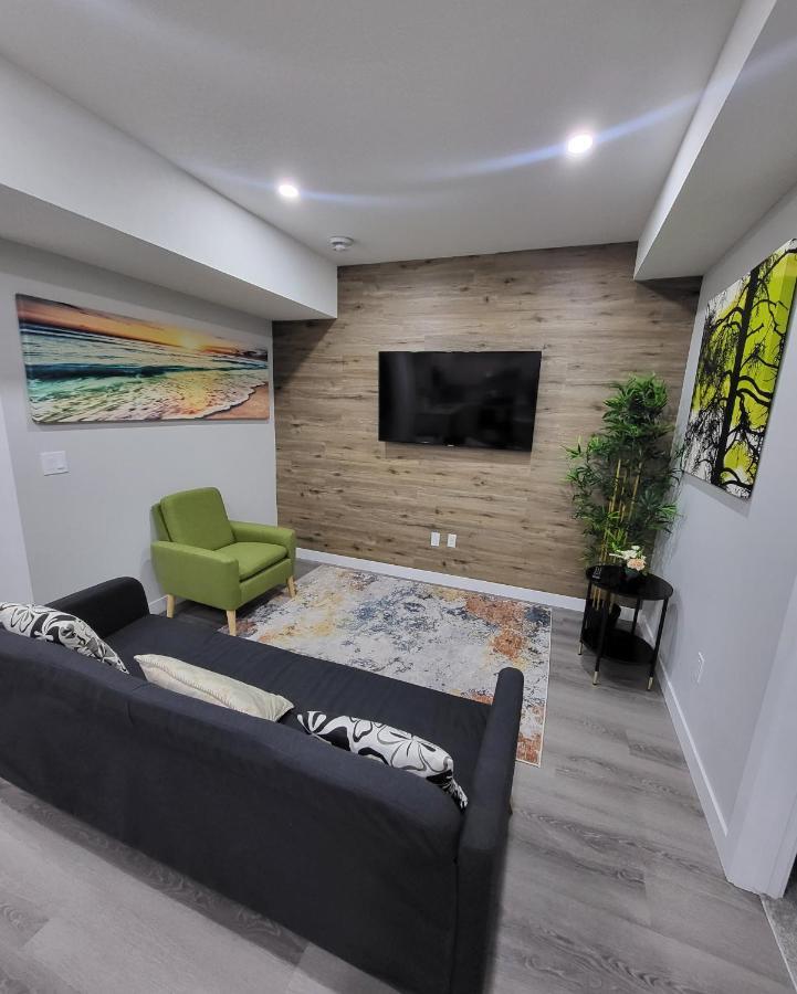 Luxury Suite In Calgary Nw Esterno foto